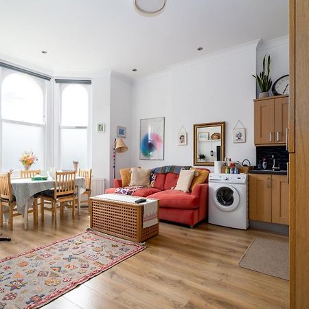 Guestready - Charming Retreat In West Green Londres Quarto foto